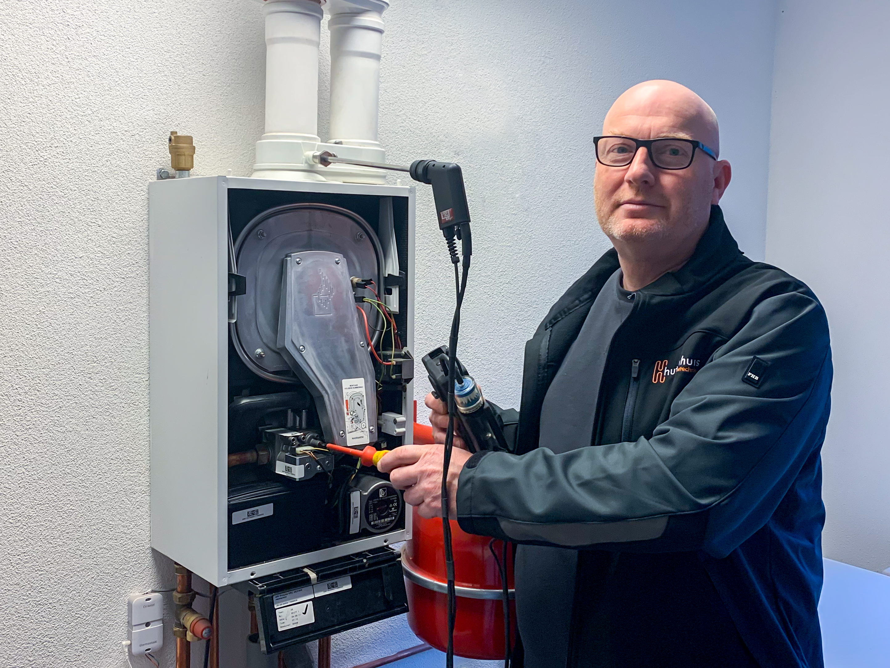 Frank Huttenhuis Installateur en eigenaar Frank Huttenhuis Installateur en eigenaar_error